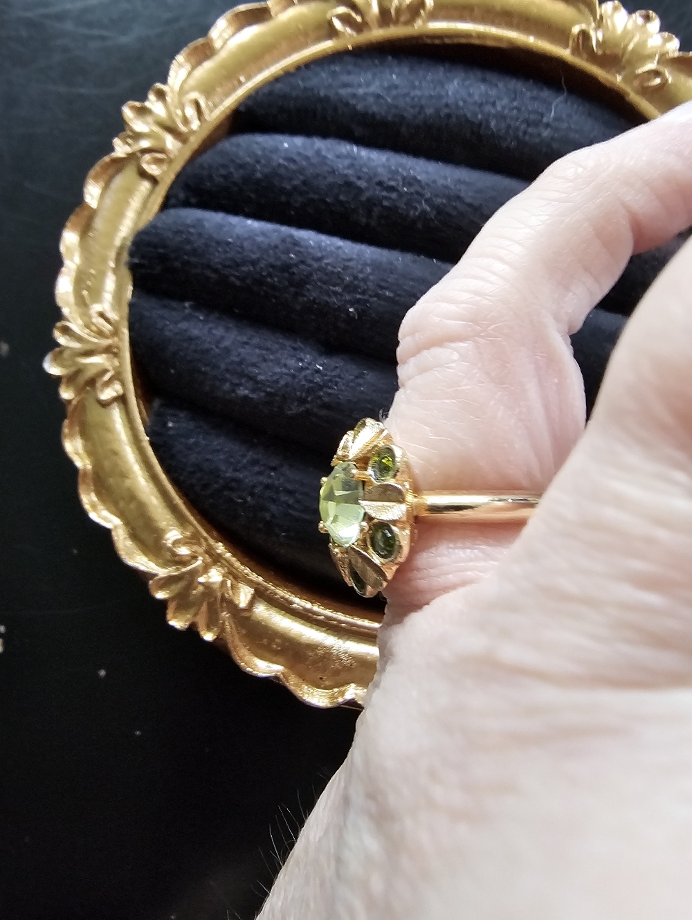 Vintage Avon Ring Size 3.5/4.5 - Picture 5 of 8